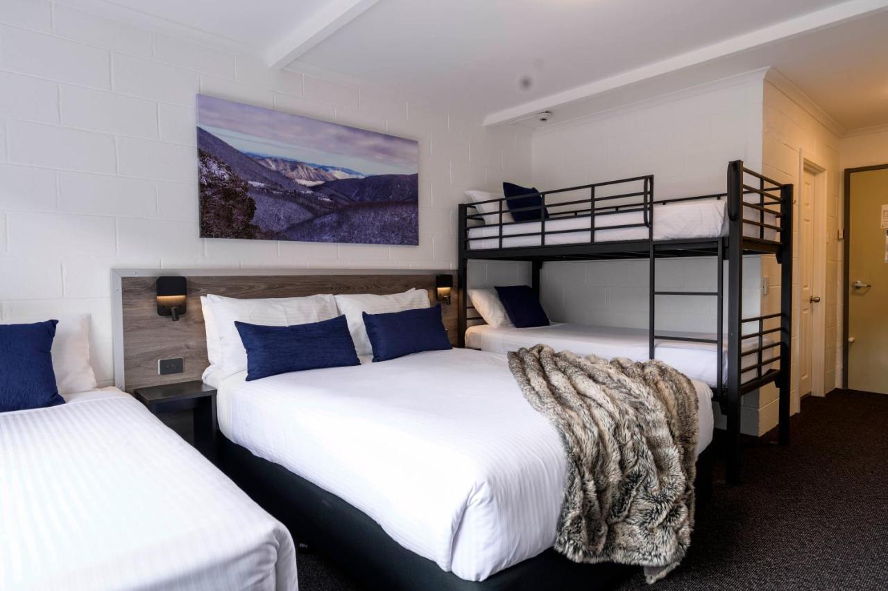 Falls Creek Hotel エクステリア 写真