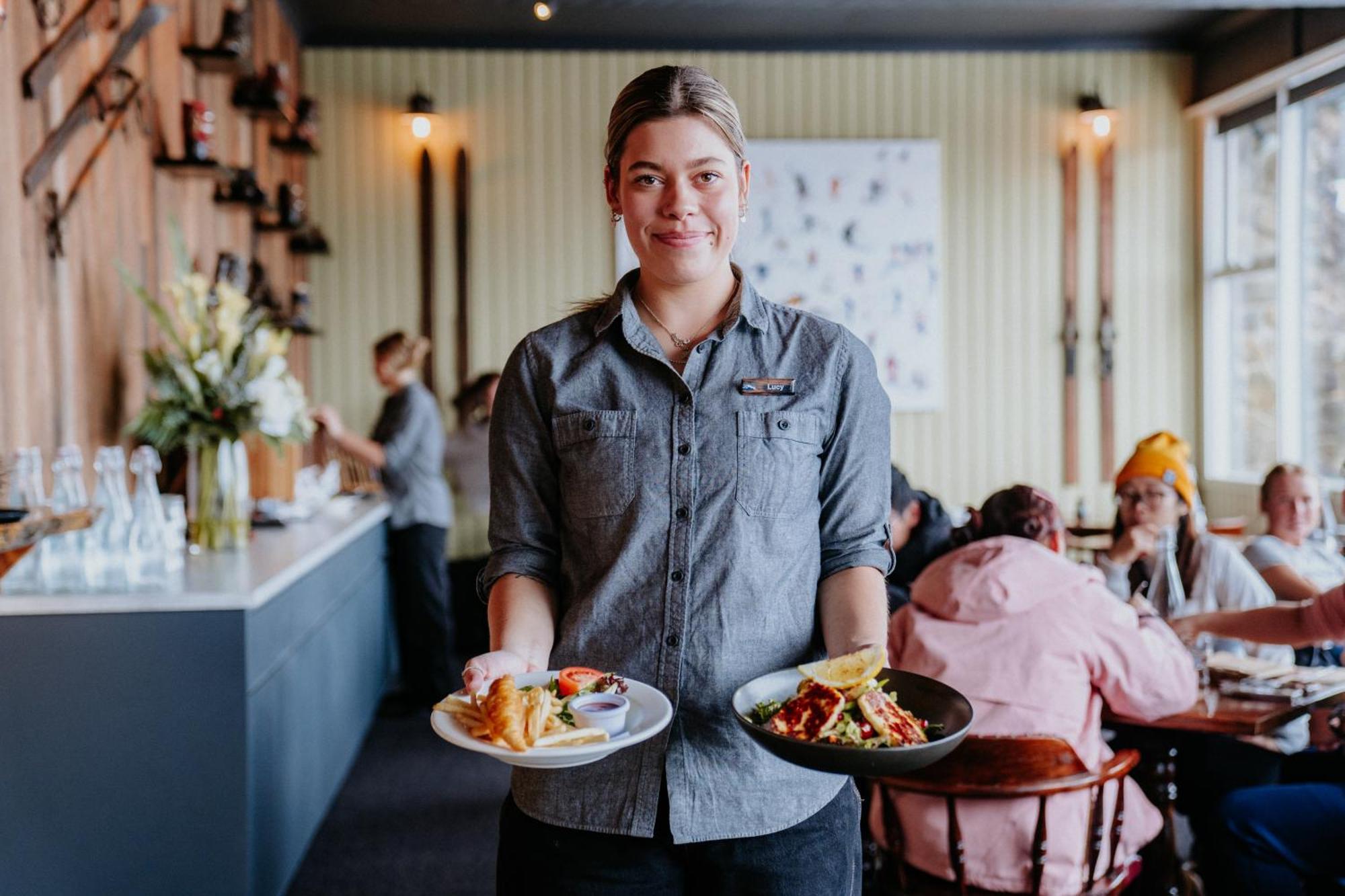 Falls Creek Hotel エクステリア 写真