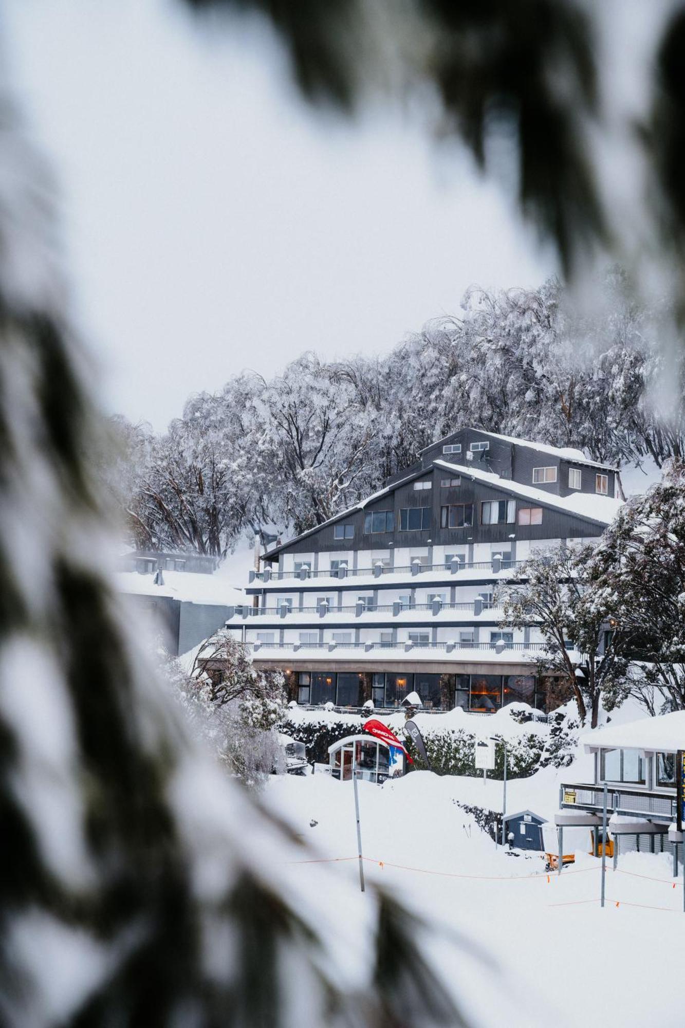 Falls Creek Hotel エクステリア 写真