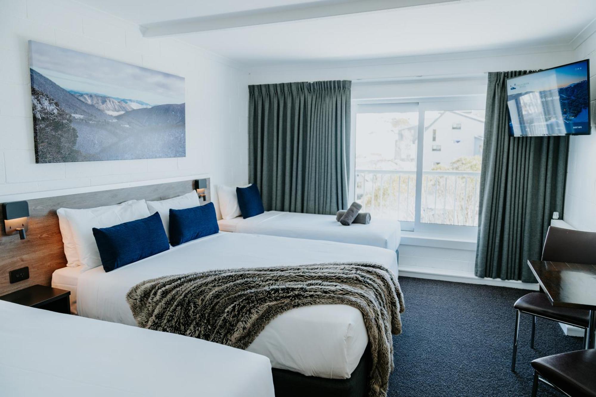 Falls Creek Hotel エクステリア 写真
