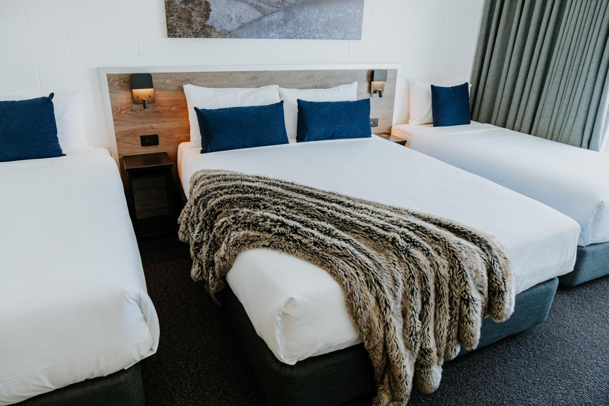 Falls Creek Hotel エクステリア 写真