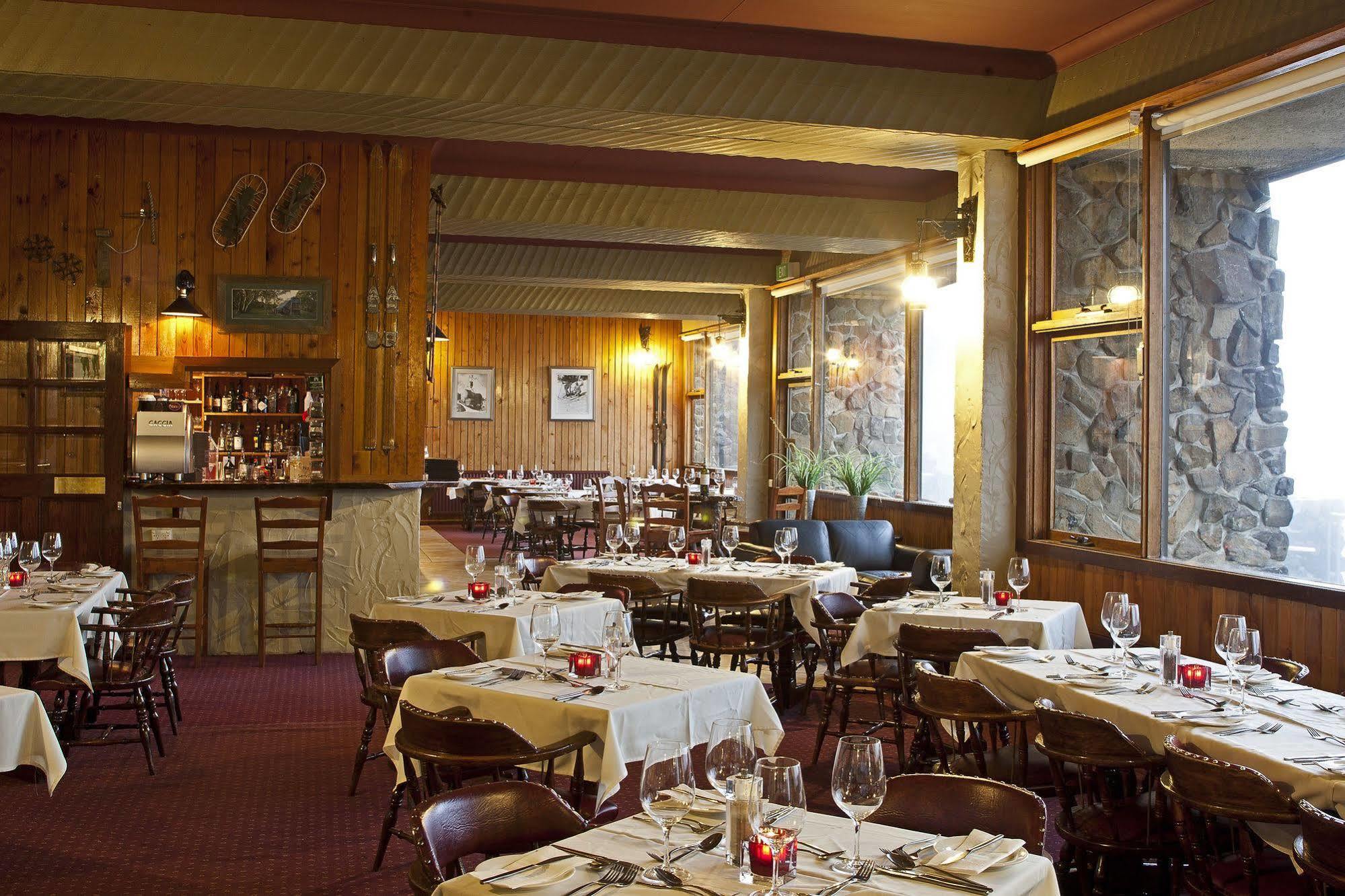 Falls Creek Hotel エクステリア 写真